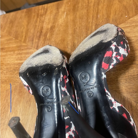 Alexander McQueen Tricolor Pixel Print Leather Lex D" Orsay Pumps - Picture 12 of 15